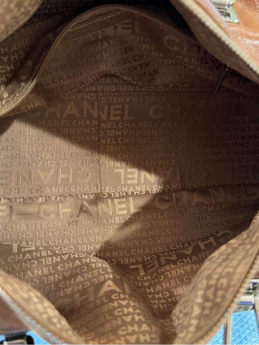 ✨CHANEL Chocolate Bar Brown Quilted Leather Duffel Bag with Silver Hardware - Picture 6 of 17